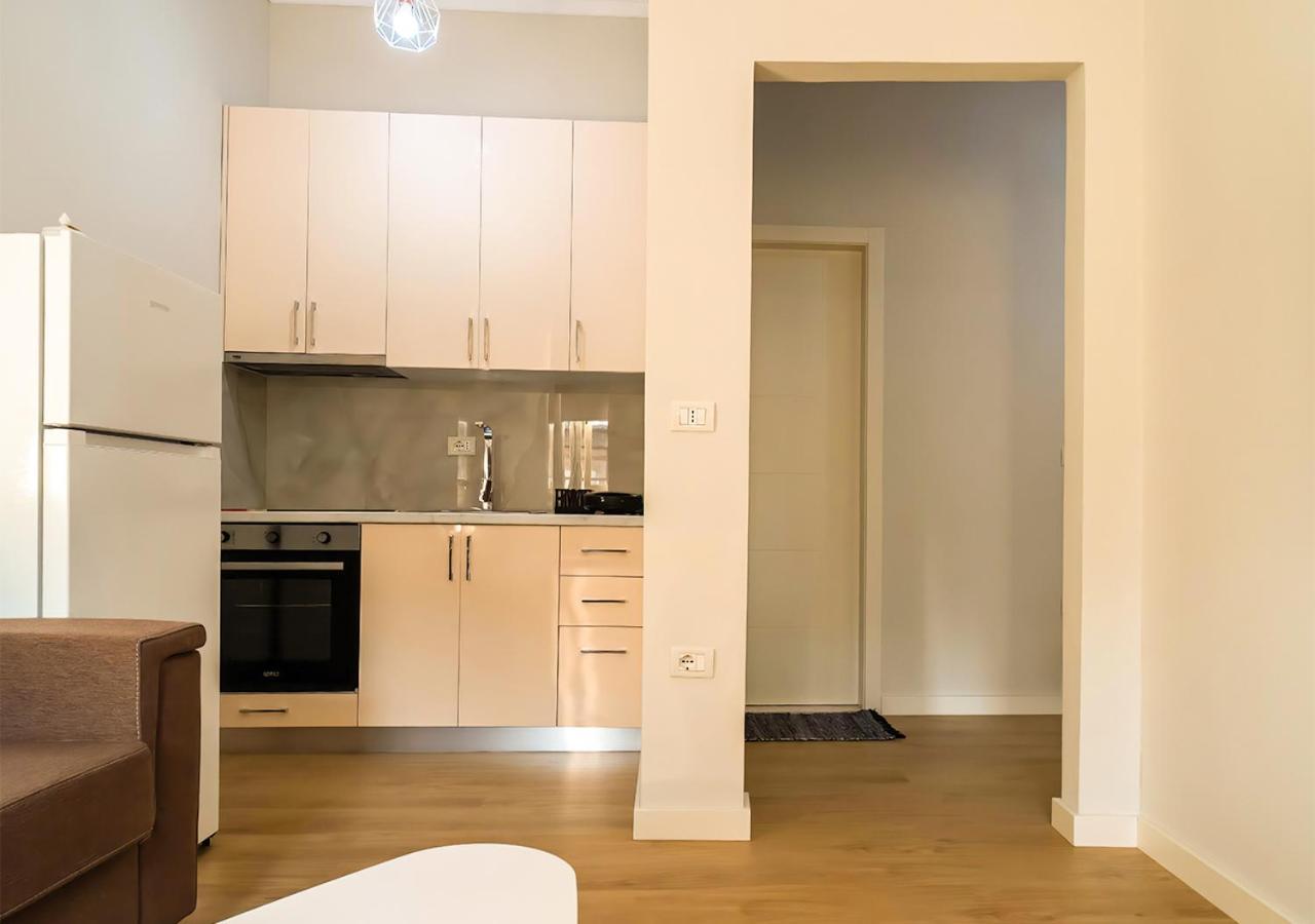Home Inn Apartment 2 Near City Center 티라나 외부 사진