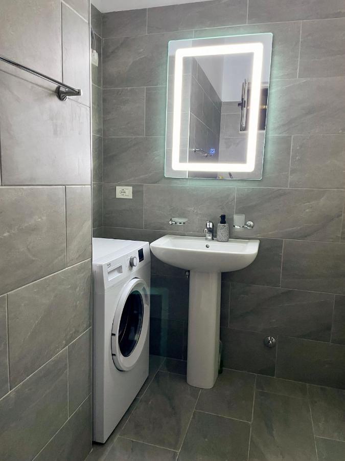 Home Inn Apartment 2 Near City Center 티라나 외부 사진