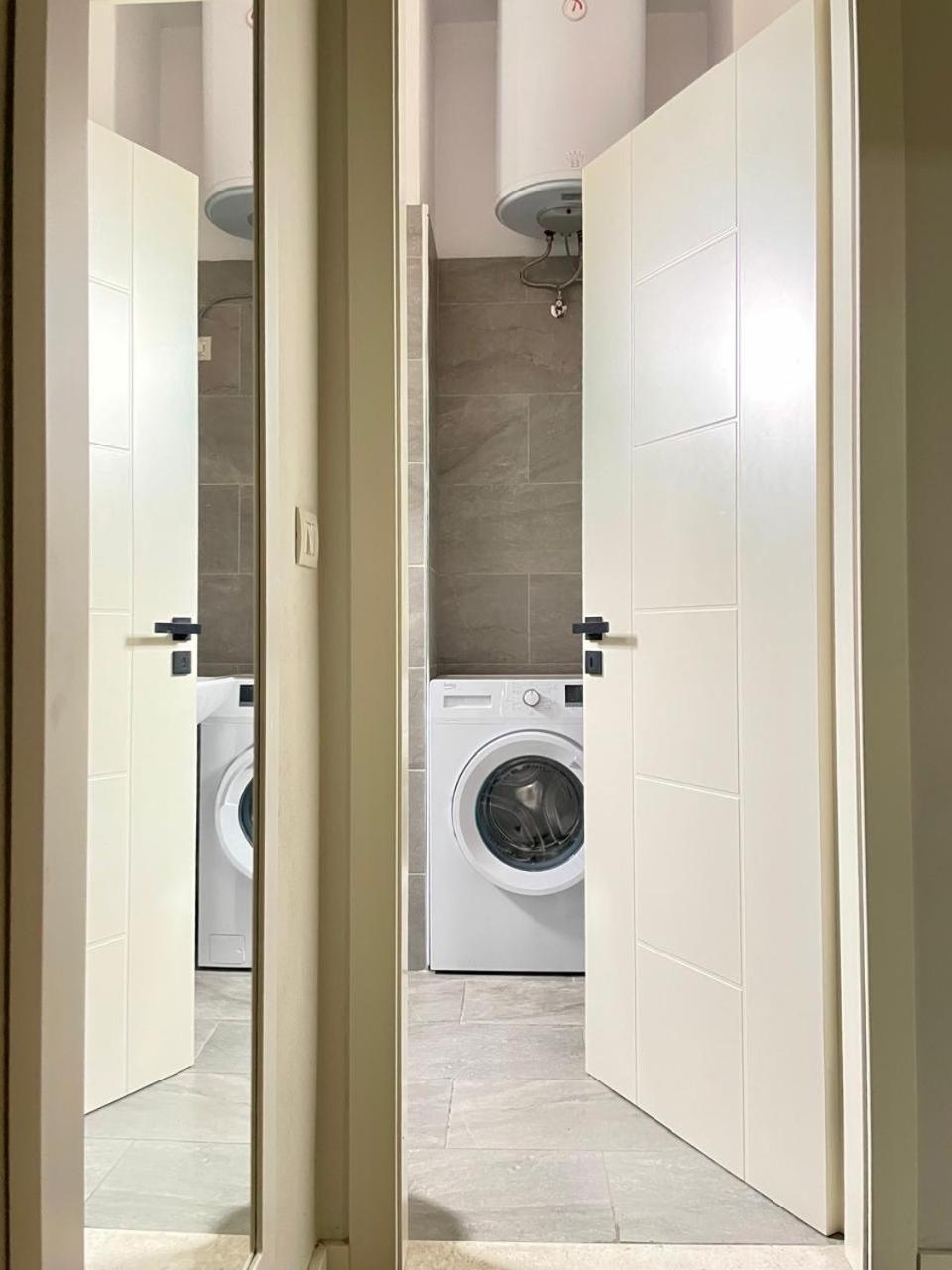Home Inn Apartment 2 Near City Center 티라나 외부 사진